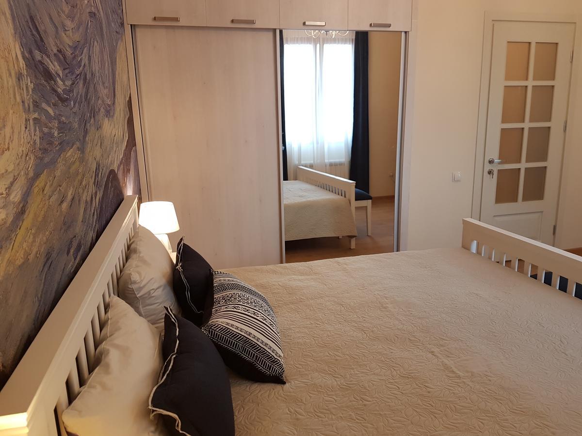 The Starry Night Apartment Batumi Ngoại thất bức ảnh
