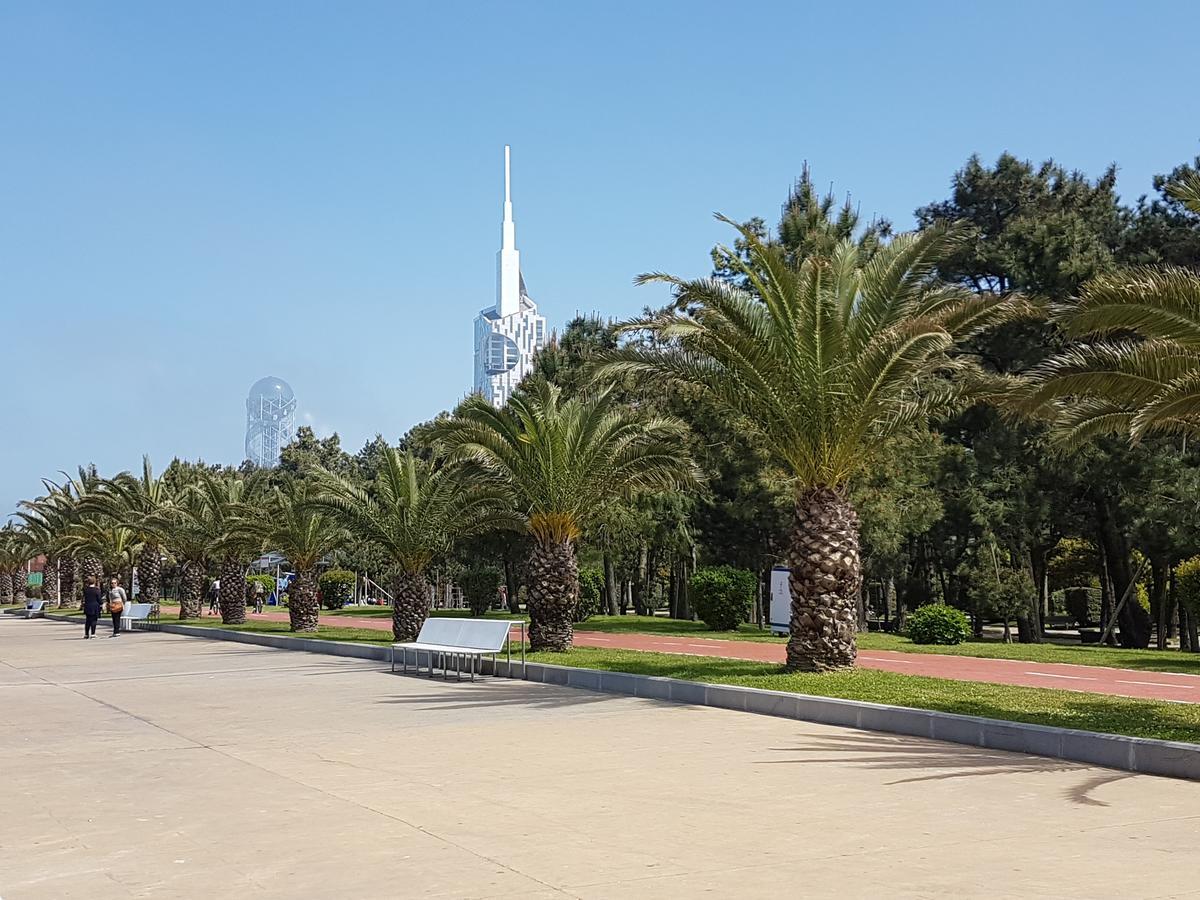 The Starry Night Apartment Batumi Ngoại thất bức ảnh